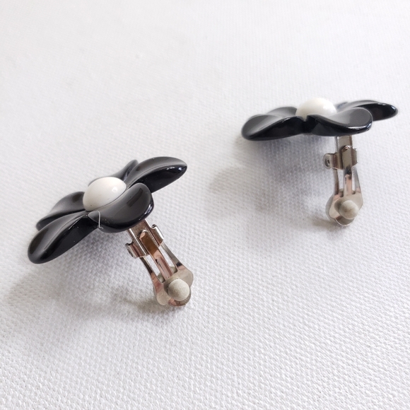 Black Flower Vintage Clip Earrings Large - Picture 9 of 11